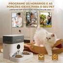Alimentador inteligente para animais de estimação com duas tigelas e controle remoto.