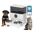 Alimentador inteligente para animais de estimação com duas tigelas e controle remoto.